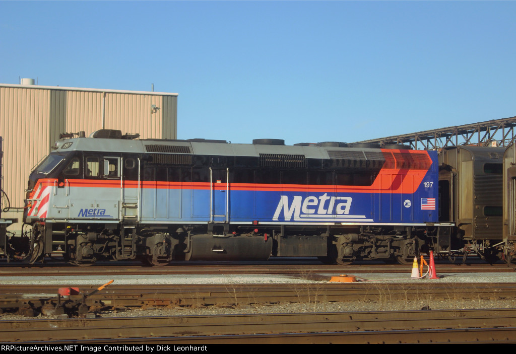 Metra 197